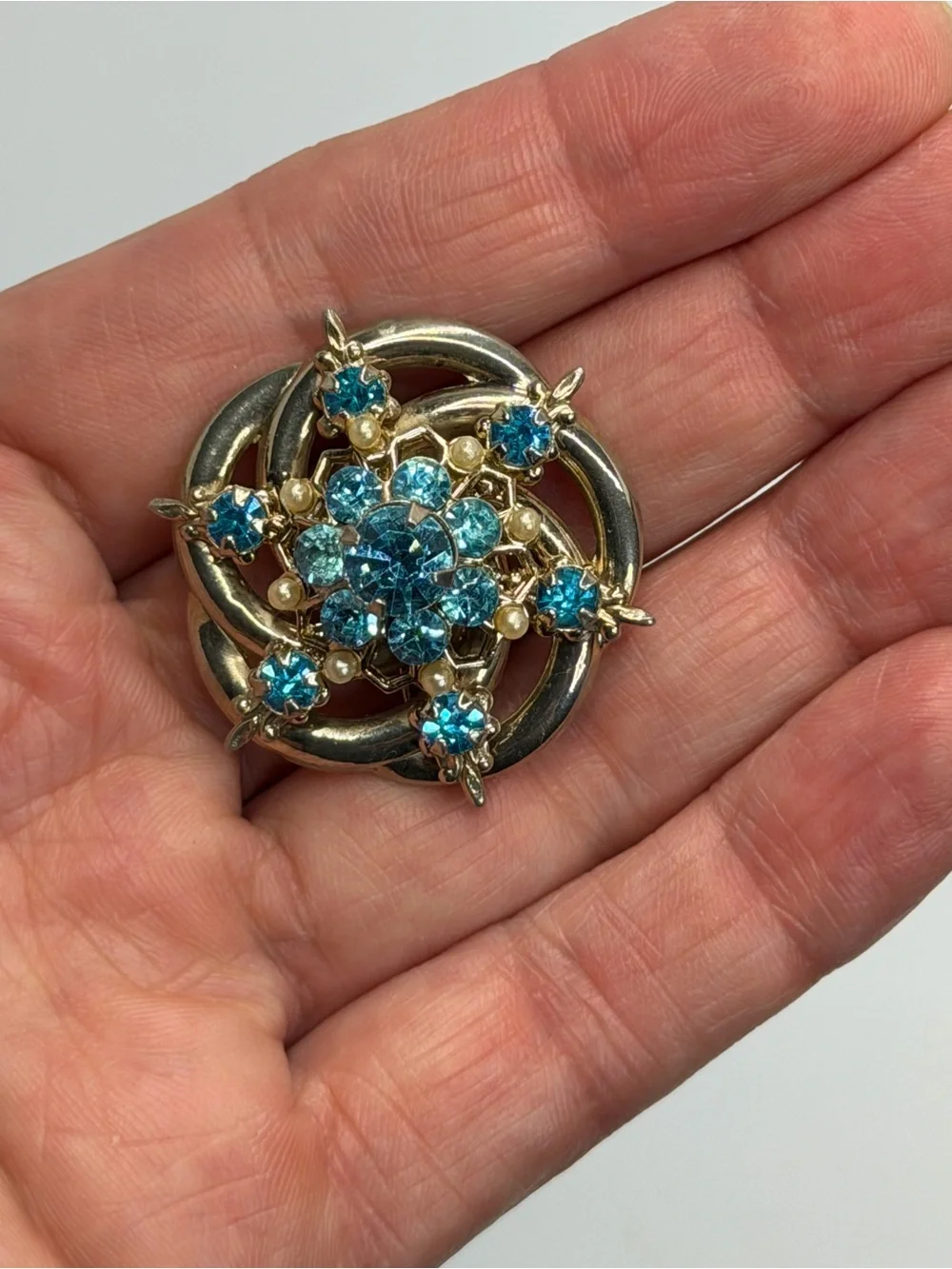 Vintage Gold-Tone Blue Crystal Floral Brooch